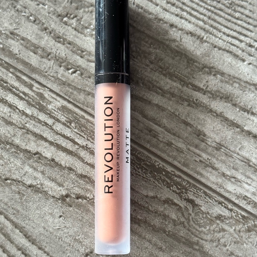 Revolution Matte Lipstick - Peach